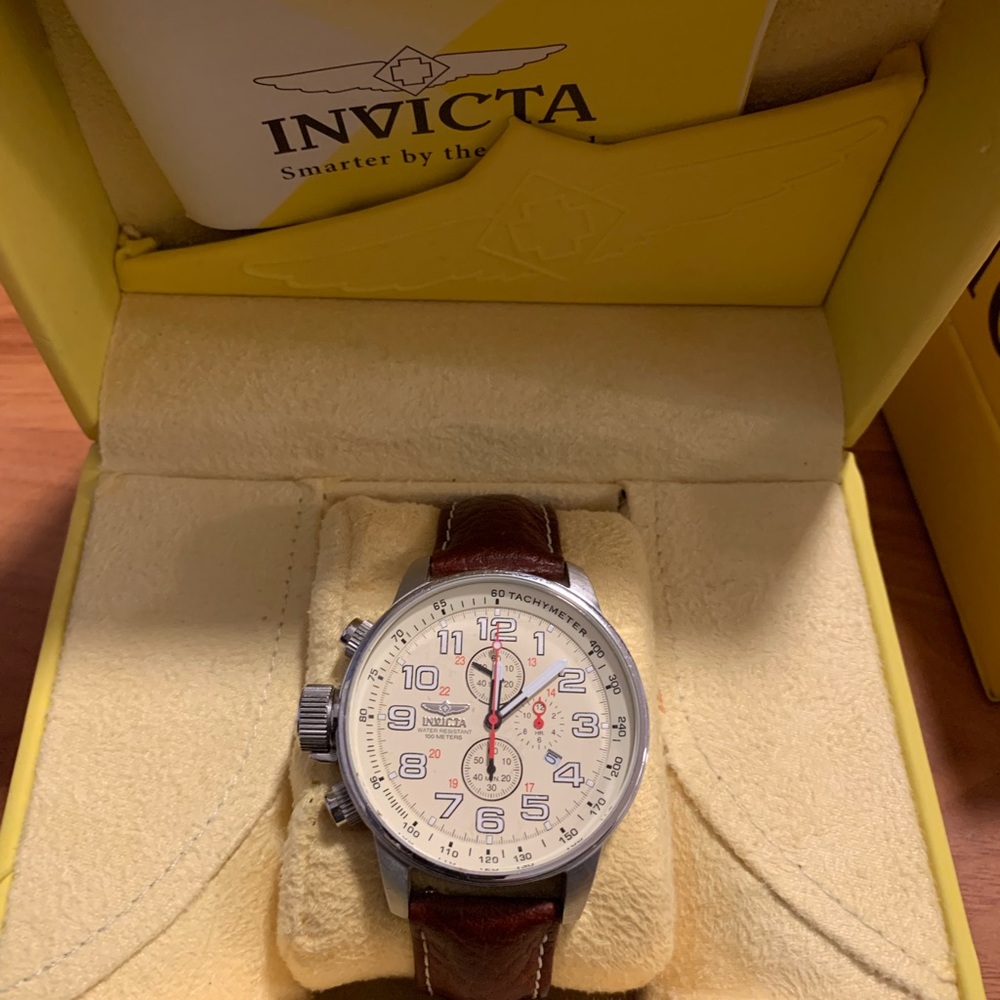 Men’s Invicta Watch - Picture 2 of 4